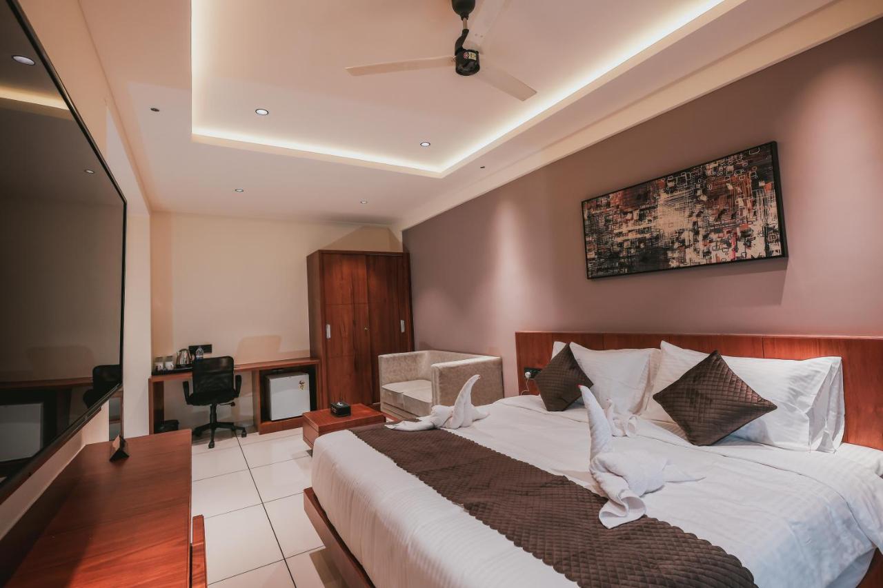 Fortview Suites Kāsaragod Eksteriør bilde
